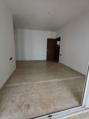 Room in 2 BHK Apartment at Omkar Alta Monte, Malad East – for Rent