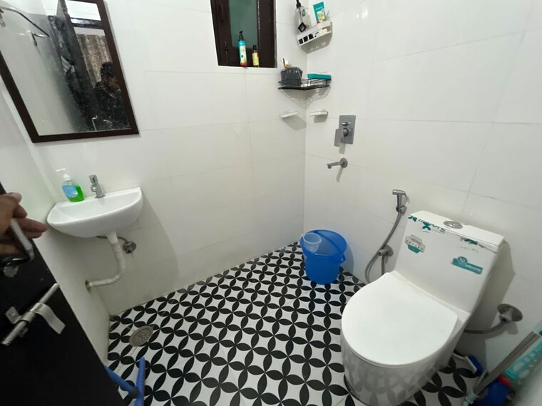 Team Area, sector 56 3 Bedroom 240 Sq.Yd. Builder Floor In Sector 56 Gurgaon 10570815