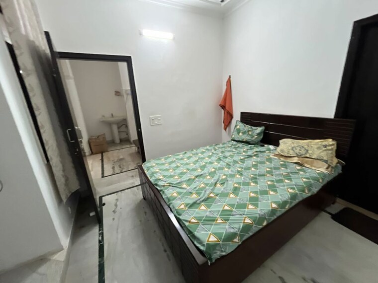 Bedroom, sector 56 3 Bedroom 240 Sq.Yd. Builder Floor In Sector 56 Gurgaon 10570815