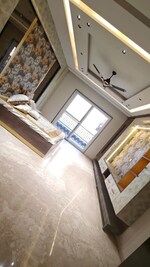 4 BHK + Pooja Room,Servant Room,Study Room 600 Sq.Yd. Builder Floor in Sector 17