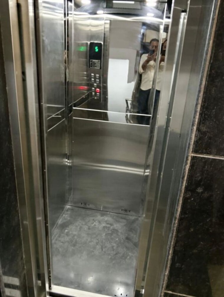Bathroom, vasant kunj 2 Bedroom 85 Sq.Yd. Builder Floor In Vasant Kunj Delhi 10570801