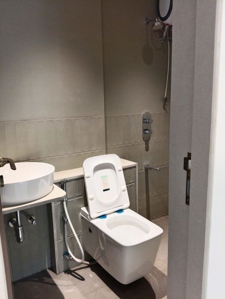 Bathroom, sarthak-amrut-tara 2 Bedroom 950 Sq.Ft. Apartment In Andheri West Mumbai 10570837