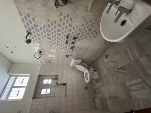 Bathroom in 3 BHK Builder Floor at Sector 17 – for Rent