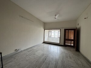 3 BHK Builder Floor For Rent in Sector 17