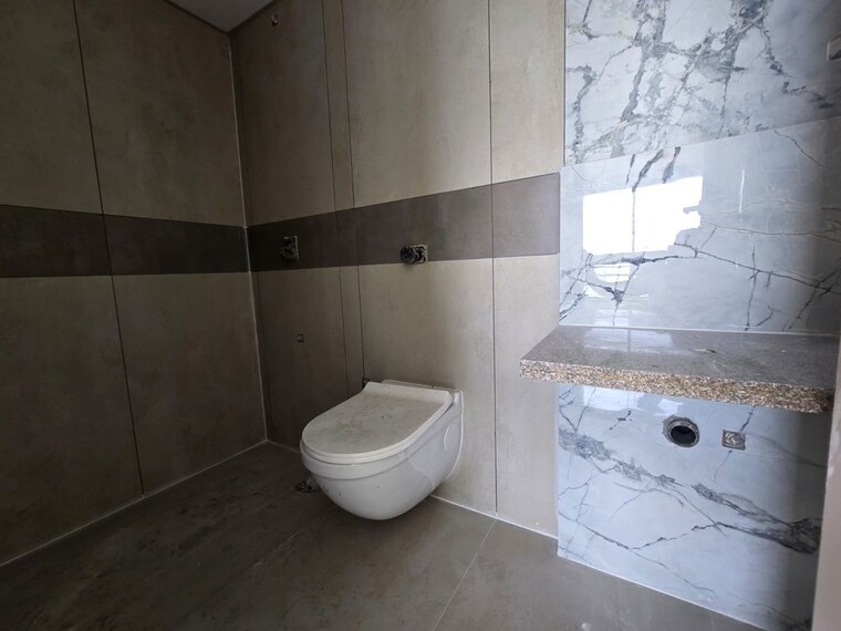 Bathroom, gurukrupa-marina-enclave 3 Bedroom 788 Sq.Ft. Apartment In Malad West Mumbai 10570824