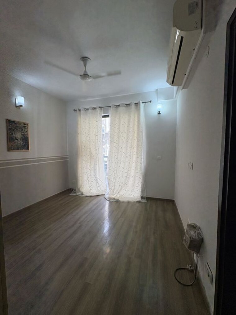 Bathroom, sector 22 3 Bedroom 1550 Sq.Ft. Builder Floor In Sector 22 Gurgaon 10570875
