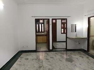 2 BHK Builder Floor For Rent in Sector 47
