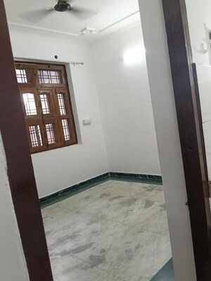 Room in 2 BHK Builder Floor at Sector 47 – for Rent