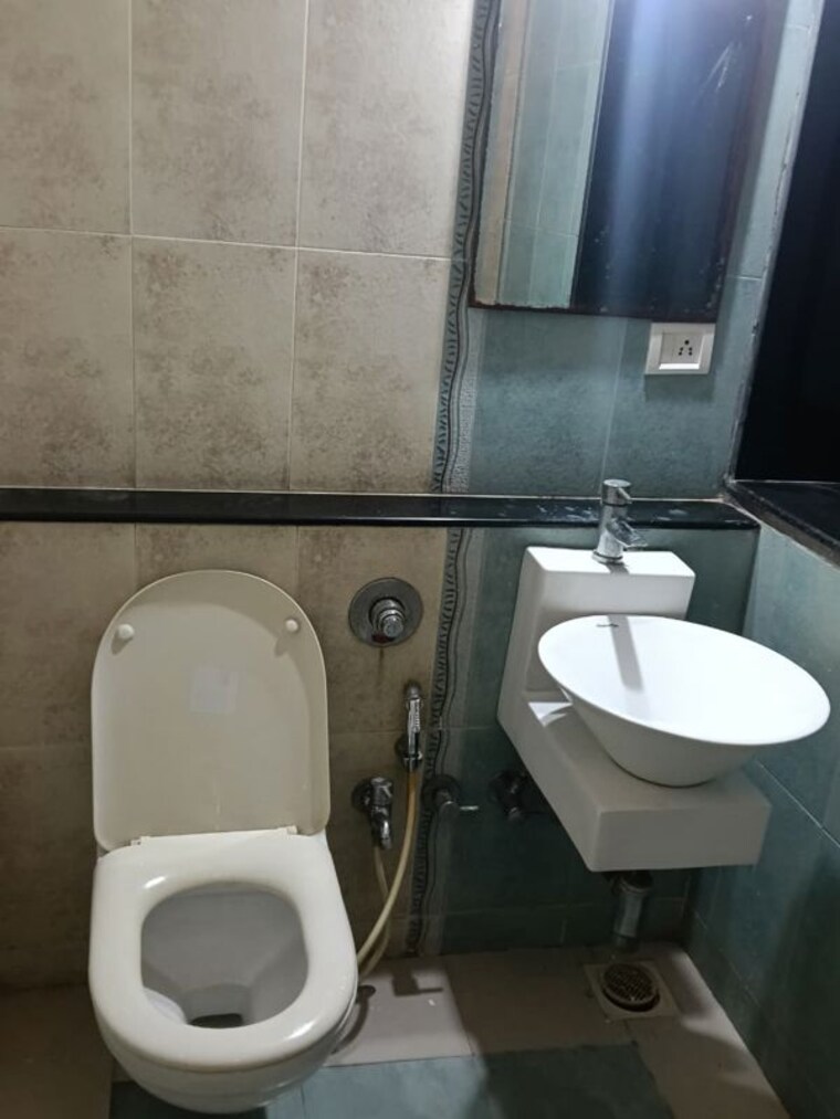 Bathroom, group-seven-rushi-heights 2 Bedroom 690 Sq.Ft. Apartment In Goregaon East Mumbai 10570897