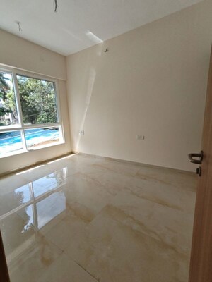Room in 2 BHK Apartment at Sugee Sea Krest, Worli – for Rent