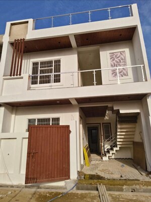 3 BHK Villa For Sale in Chinhat