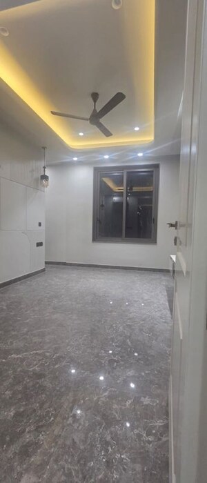 Room in 3 BHK Builder Floor at Gujranwala Town – for Sale