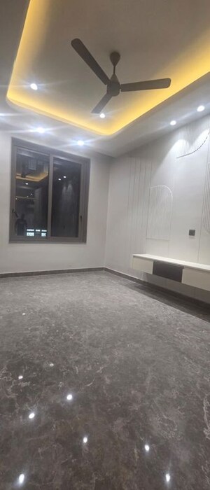 Room in 3 BHK Builder Floor at Gujranwala Town – for Sale