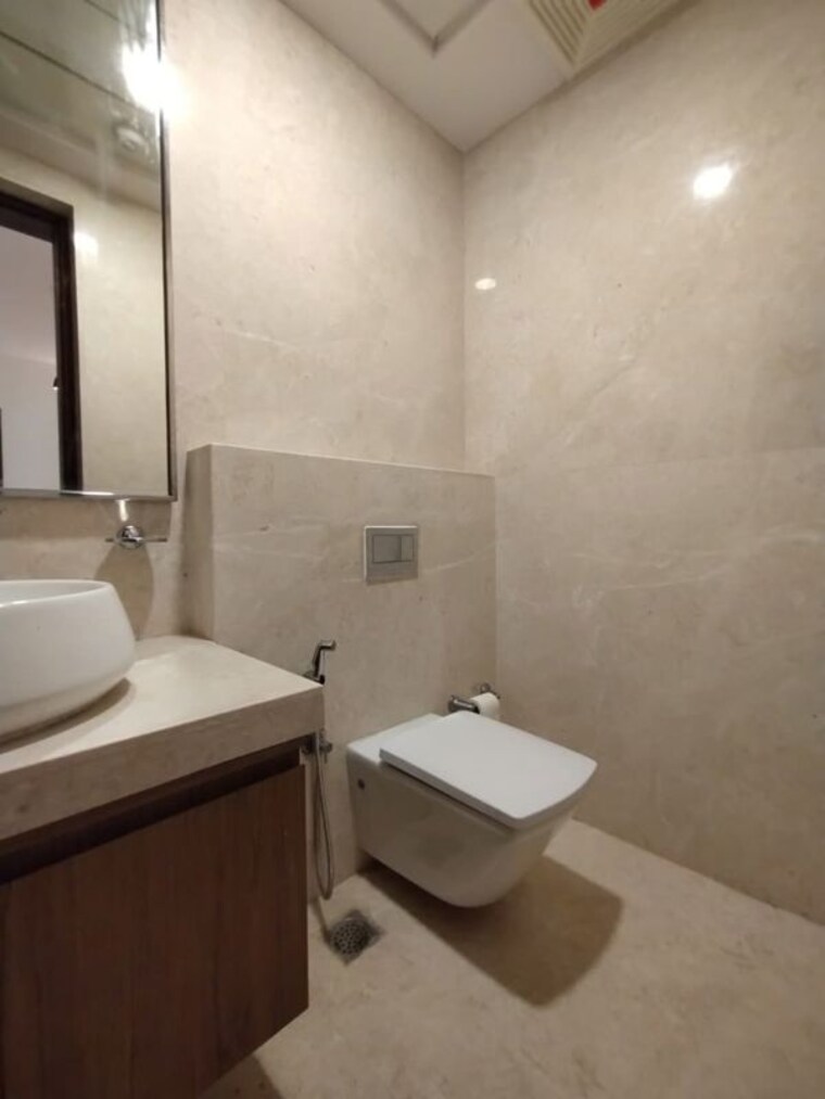 Bathroom, prestige-white-meadows 4 Bedroom 4021 Sq.Ft. Apartment In Whitefield Bangalore 10570941