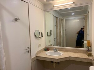 Bathroom in 2 BHK Apartment at Hiranandani Meadows, Manpada – for Sale