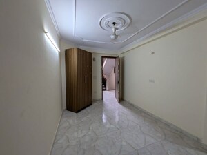 Room in 2 BHK Builder Floor at Paryavaran Complex – for Rent