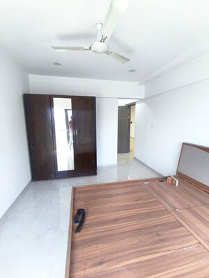 Room in 2 BHK Apartment at IM Applaud 38, Goregaon East – for Rent
