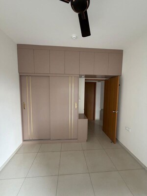 Room in 2 BHK Apartment at Sobha Dream Gardens, Thanisandra Main Road – for Rent