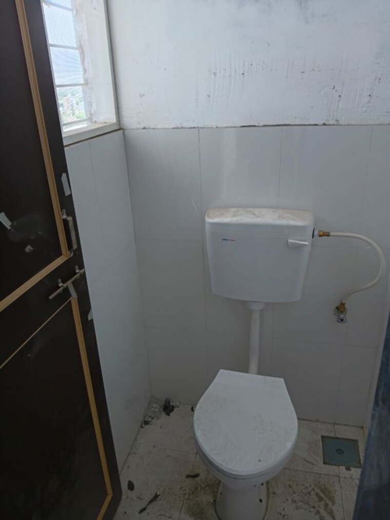 Bathroom, katraj 1 Bedroom 550 Sq.Ft. Apartment In Katraj Pune 10570978
