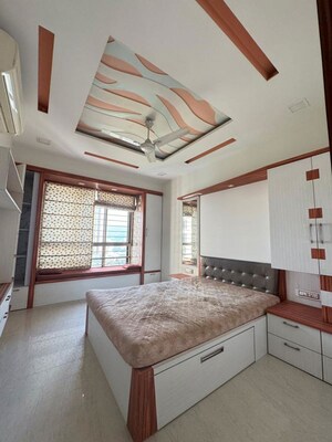 Bedroom in 2.5 BHK Apartment at Oberoi Realty Woods, Goregaon East – for Rent