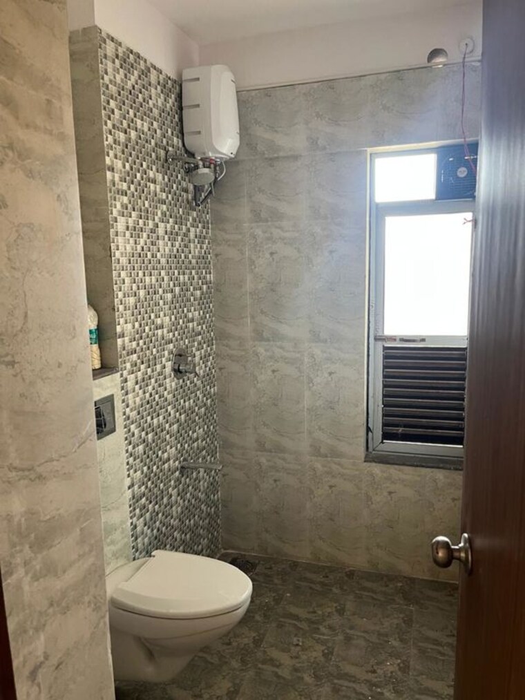 Bathroom, mulund west Pg For Girls In Mulund West 10570992