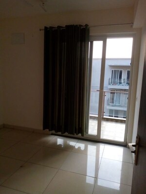 Room in 3 BHK Builder Floor at BPTP Amstoria, Sector 102 – for Rent