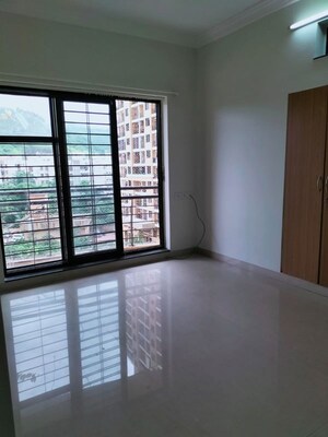 Room in 2 BHK Apartment at K Raheja Heights, Malad East – for Rent