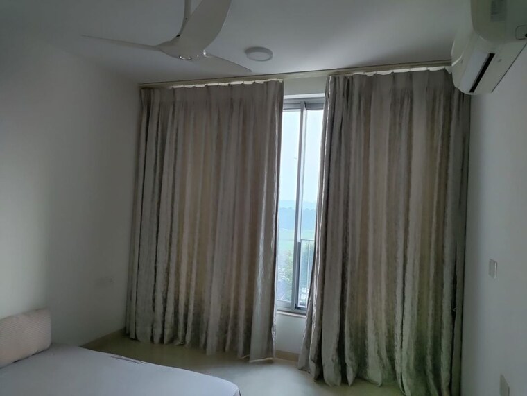 Bedroom, oberoi-realty-esquire 3 Bedroom 1455 Sq.Ft. Apartment In Goregaon East Mumbai 10571050
