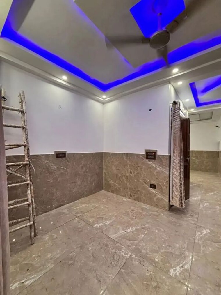  Parking, dwarka mor 4 Bedroom 1100000 Sq.Ft. Independent House In Dwarka Mor Delhi 10571080