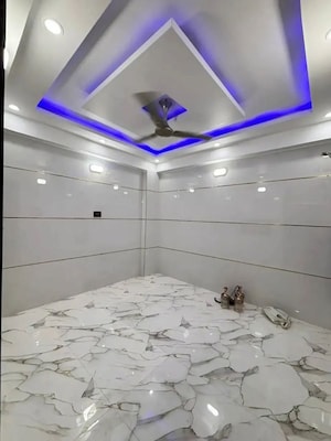 Furnished Amenities in 4 BHK Independent House at Dwarka Mor – for Sale