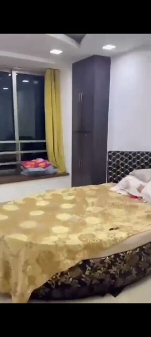 Bedroom in 2.5 BHK Apartment at Oberoi Springs, Andheri West – for Rent