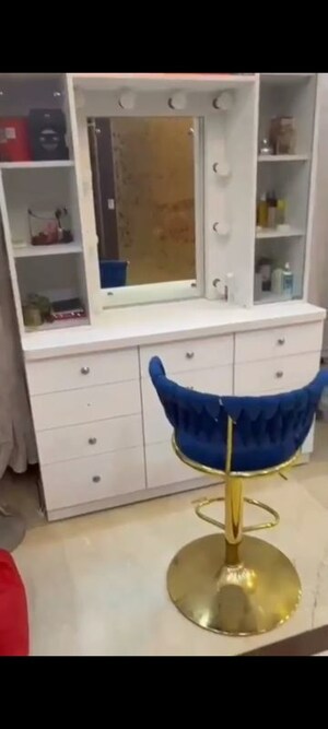 Team Area in 2.5 BHK Apartment at Oberoi Springs, Andheri West – for Rent