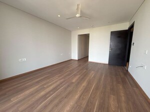 Room in 3.5 BHK Apartment at Panchshil Towers, Kharadi – for Rent