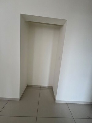 Room in 3 BHK Apartment at Mahindra Eden, Kanakapura Road – for Sale
