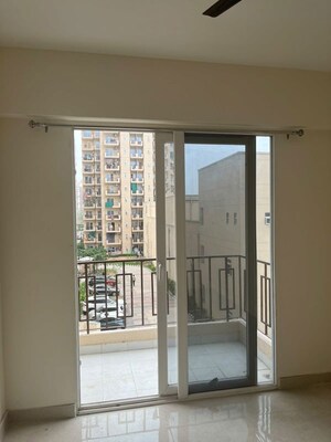 Room in 2 BHK Apartment at Signature Global Orchard Avenue, Sector 93 – for Sale