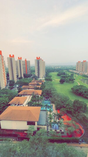 Swimming Pool in 4 BHK Independent House at Lodha Belmondo, Gahunje – for Rent