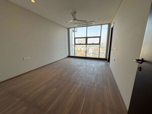 Room in 3.5 BHK Apartment at Panchshil Towers, Kharadi – for Rent
