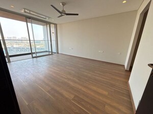 Room in 3.5 BHK Apartment at Panchshil Towers, Kharadi – for Rent