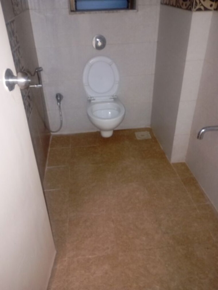 Bathroom, jb nagar 6 Bedroom 2115 Sq.Ft. Builder Floor In Jb Nagar Mumbai 10571124