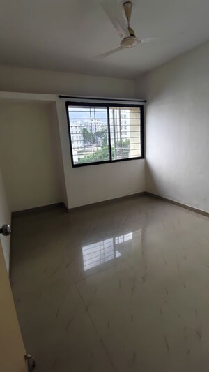 Room in 2 BHK Apartment at Belvalkar Chaitrangan, Katraj – for Rent