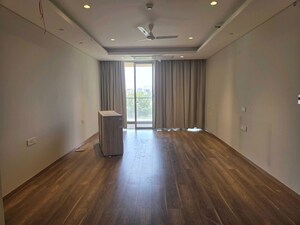 Room in 3.5 BHK Apartment at Panchshil Towers, Kharadi – for Rent