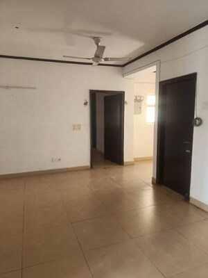 Room in 3.5 BHK Apartment at Gardenia Golf City, Sector 75 – for Rent