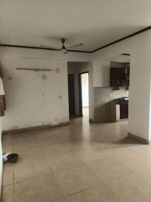Room in 3.5 BHK Apartment at Gardenia Golf City, Sector 75 – for Rent