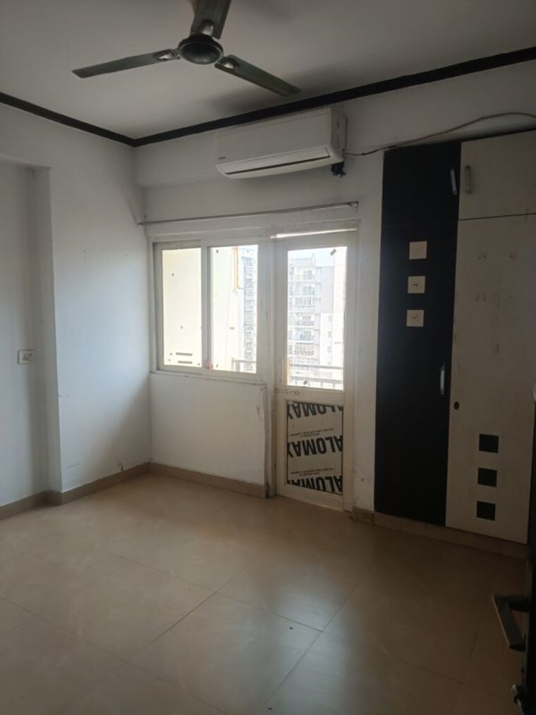 Room, gardenia-golf-city 3.5 Bedroom 1925 Sq.Ft. Apartment In Sector 75 Noida 10571145