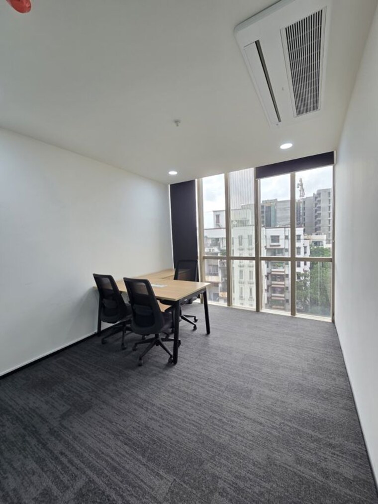 Room, viman nagar Commercial Office Space 8851 Sq.Ft. In Viman Nagar Pune 10571099