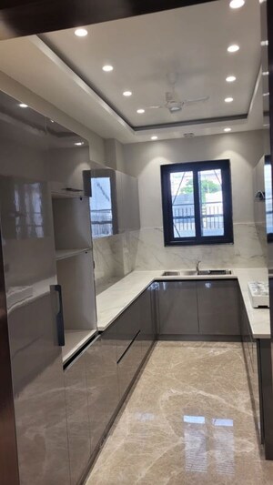 Kitchen in 3 BHK Builder Floor at Whispering Meadows, Sector 43 – for Rent