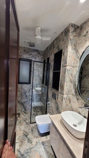 Bathroom in 3 BHK Builder Floor at Whispering Meadows, Sector 43 – for Rent