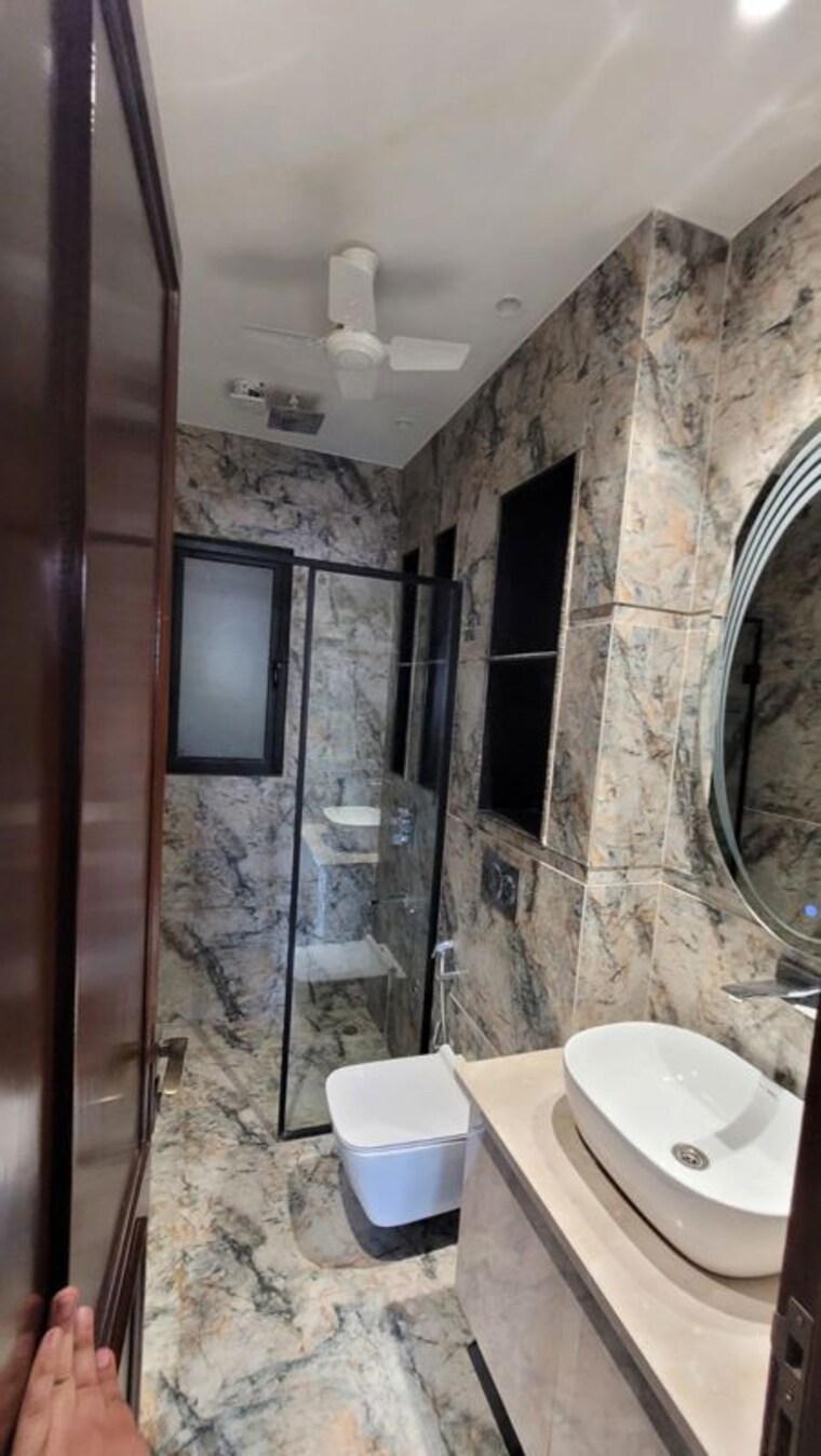 Bathroom, whispering-meadows 3 Bedroom 215 Sq.Yd. Builder Floor In Sector 43 Gurgaon 10571205