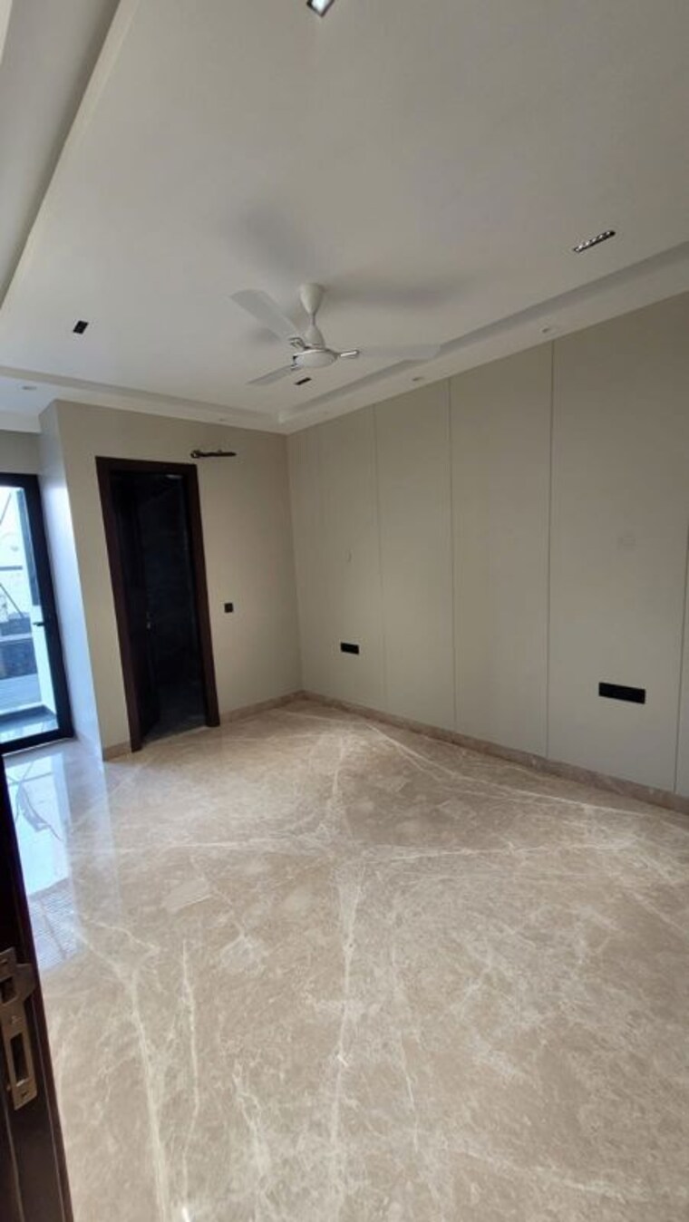 Room, whispering-meadows 3 Bedroom 215 Sq.Yd. Builder Floor In Sector 43 Gurgaon 10571205