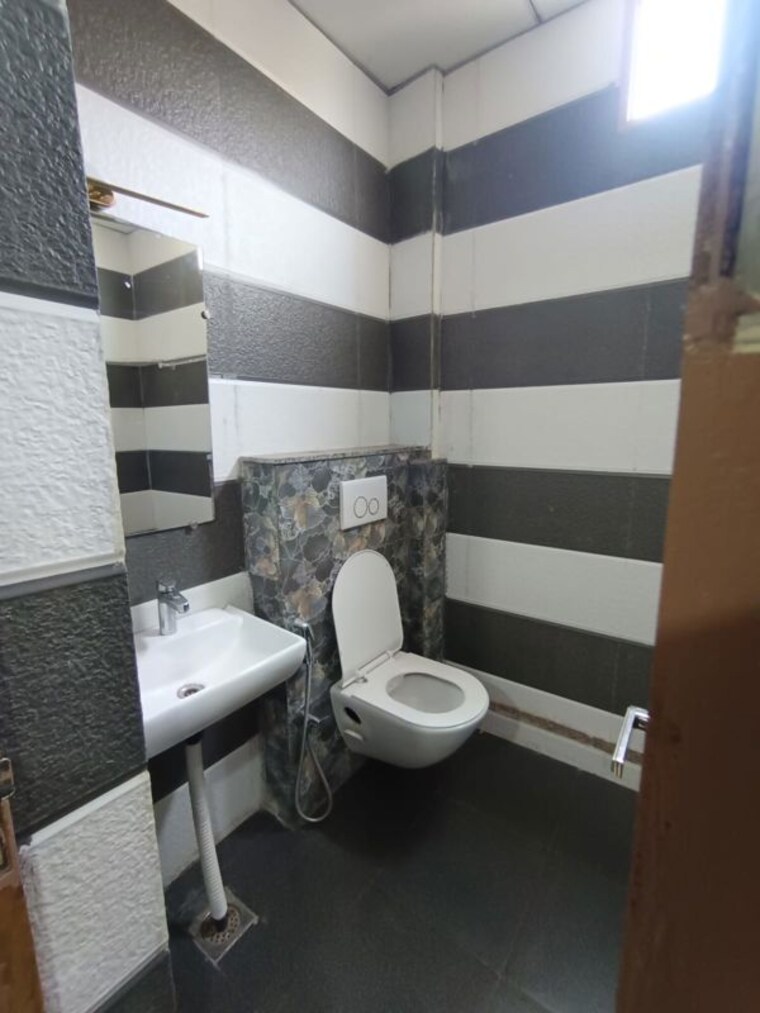 Team Area, dlf-green-avenue 3 Bedroom 360 Sq.Yd. Independent House In Dlf Phase iv Gurgaon 10571213